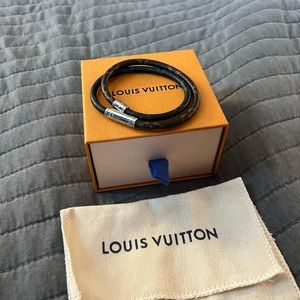 AUTHENTIC Louis Vuitton Keep it Double Bracelet. Size 19